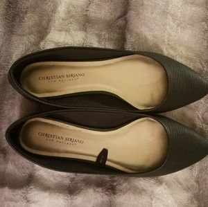 10W black pointed toe flats